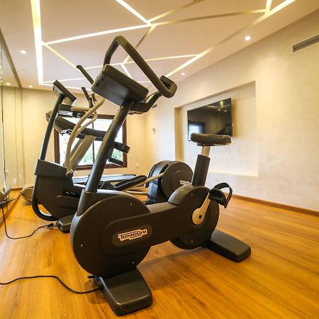 Suite Hotel Casa Diamond Casablanca Bagian luar foto The gym at the hotel