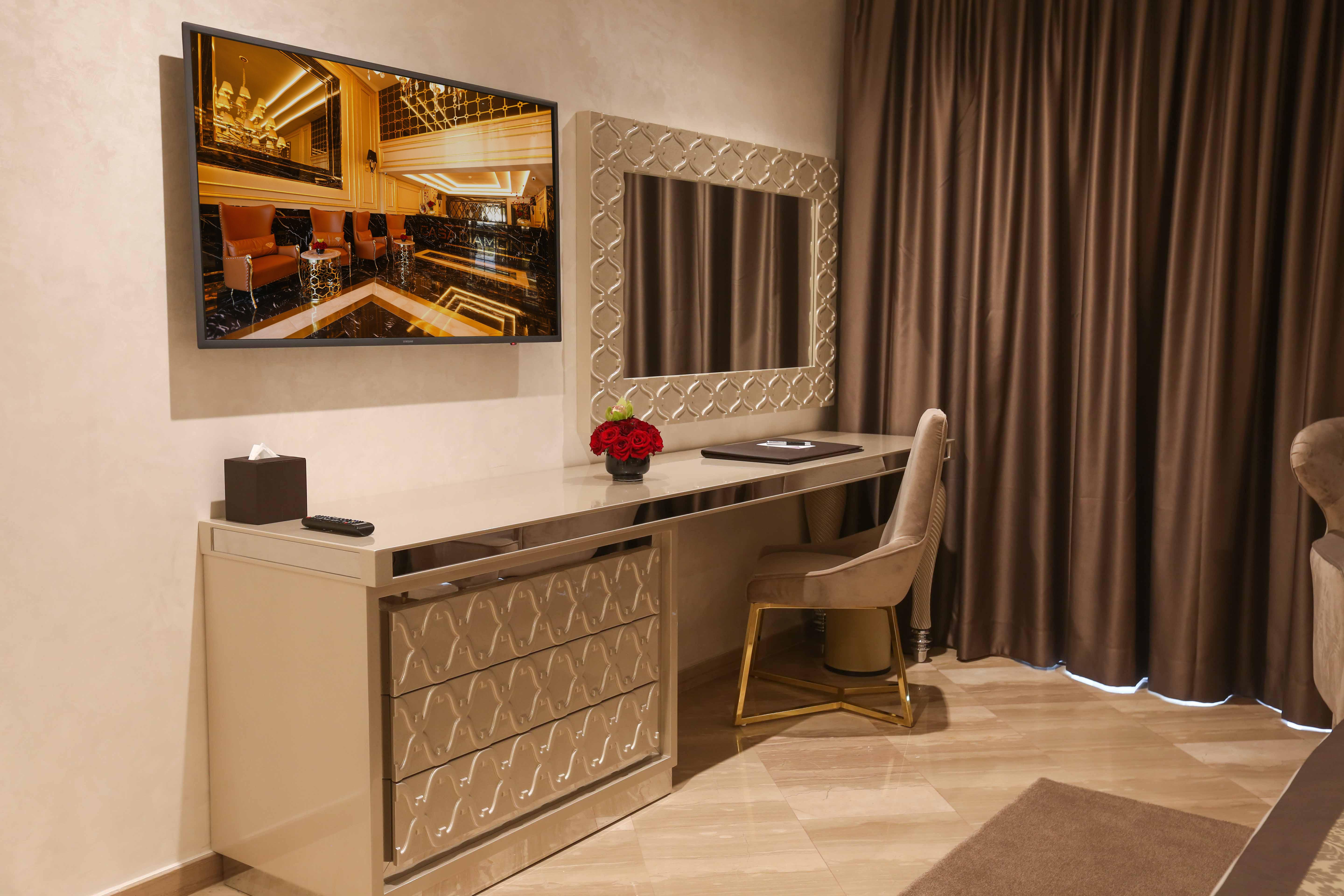 Suite Hotel Casa Diamond Casablanca Bagian luar foto A room at the hotel