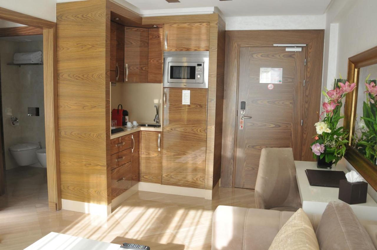 Suite Hotel Casa Diamond Casablanca Bagian luar foto A typical studio apartment