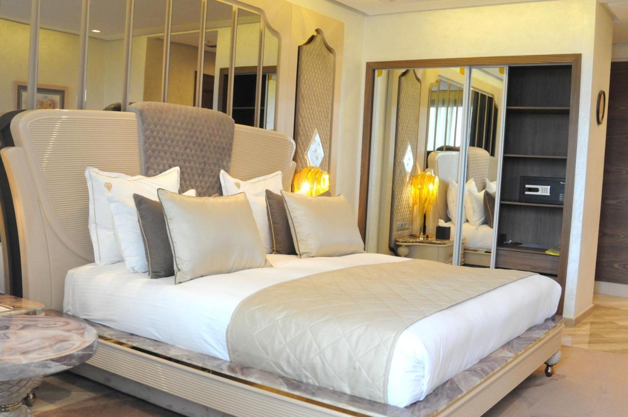 Suite Hotel Casa Diamond Casablanca Bagian luar foto A bedroom at the hotel