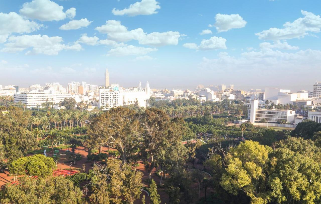 Suite Hotel Casa Diamond Casablanca Bagian luar foto View of the city from the park